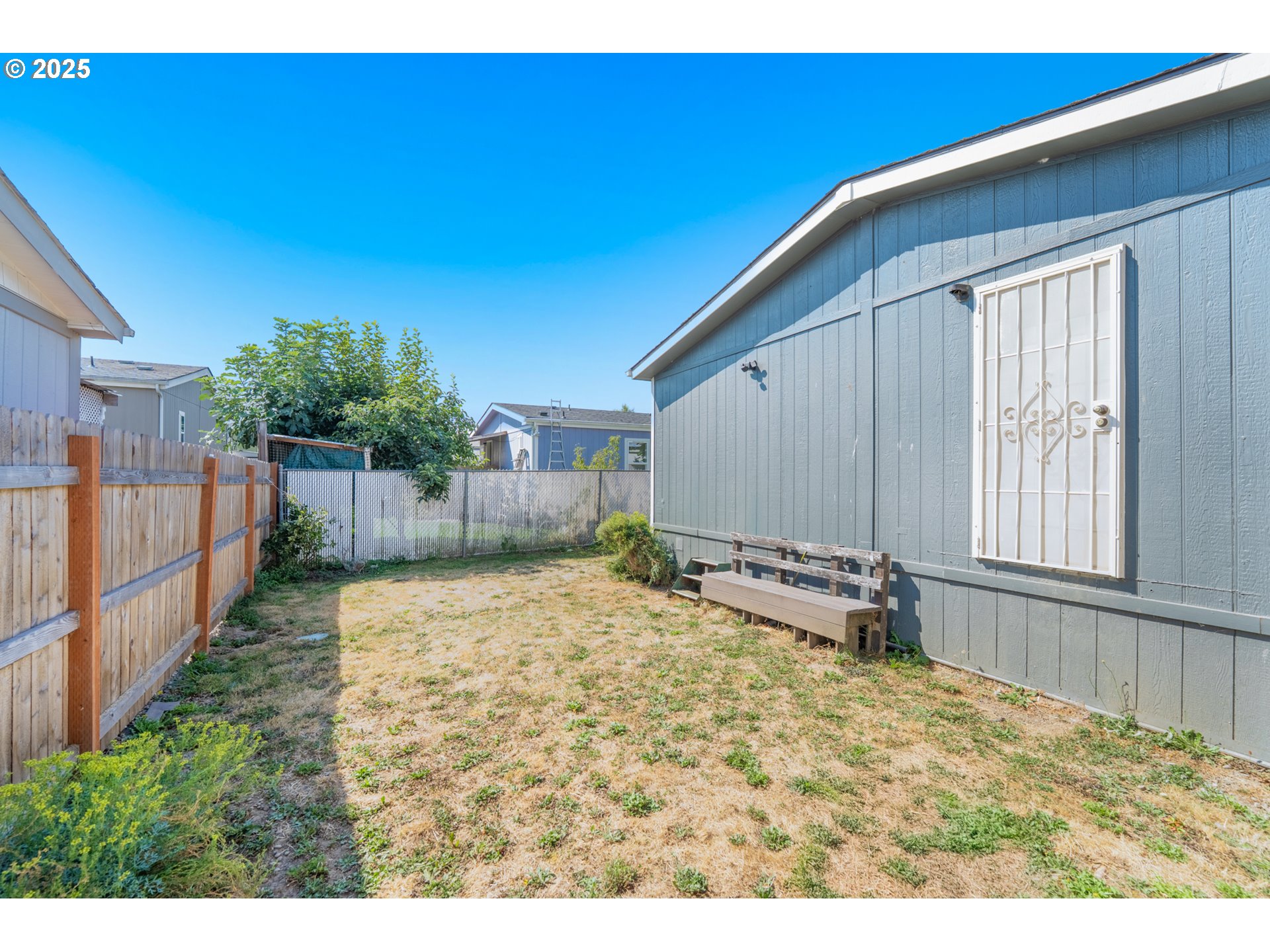 5064 Silver Loop Northeast Salem, OR 97305 - Photo 25 of 27 a view of a backyard of a house