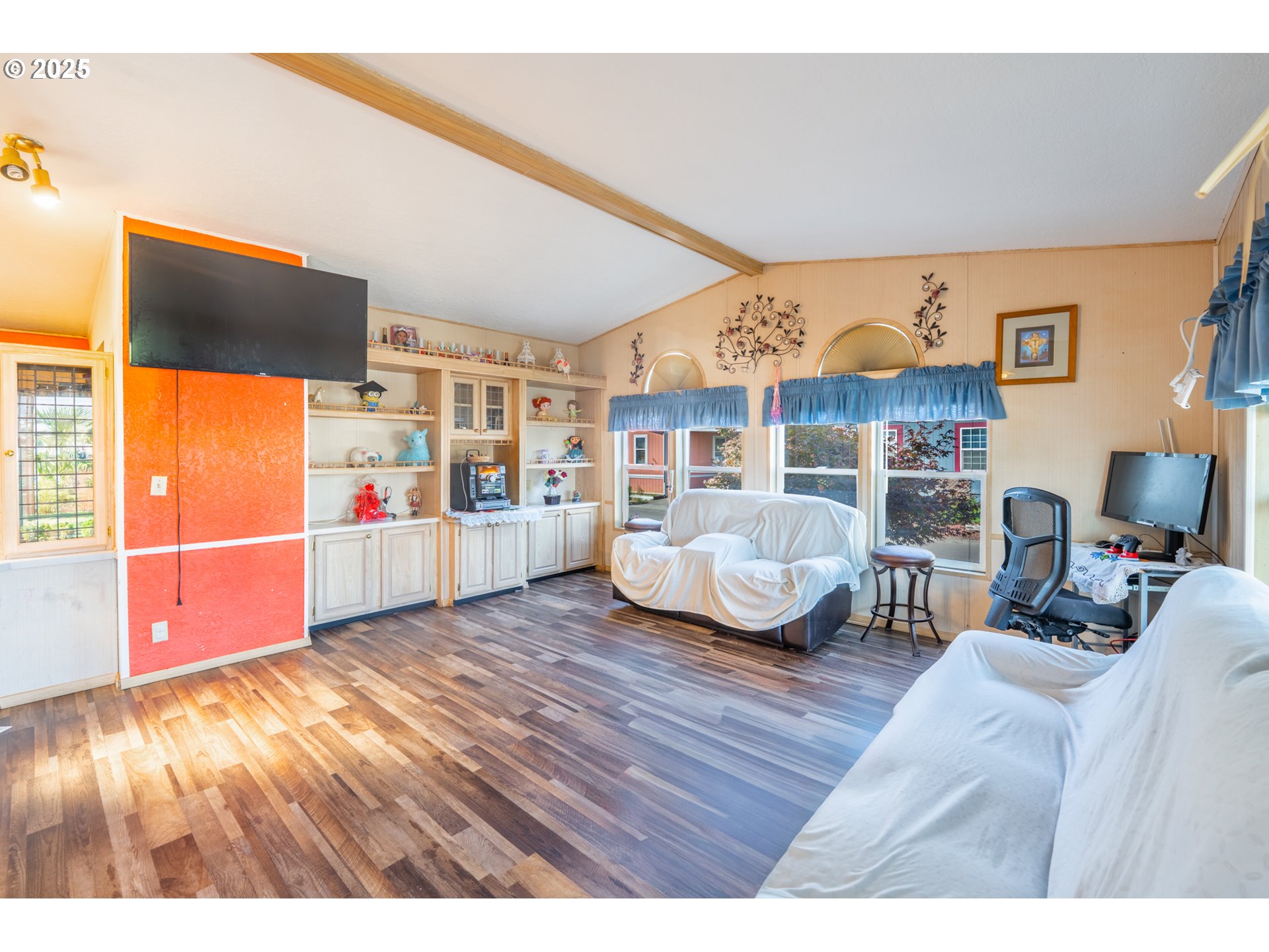 5064 Silver Loop Northeast Salem, OR 97305 - Photo 9 of 27 a living room with furniture and a wooden floor