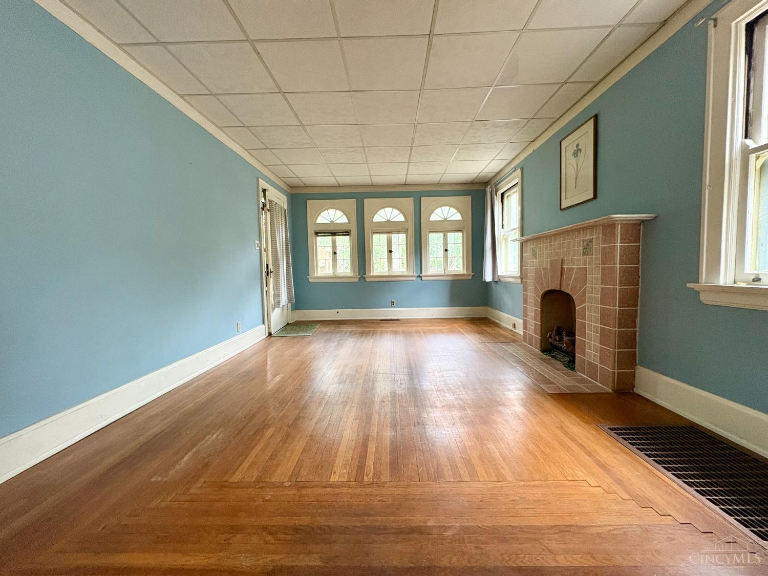 2907 Daytona Avenue Cincinnati, OH 45211 - Photo 4 of 15 Gallery Image 4