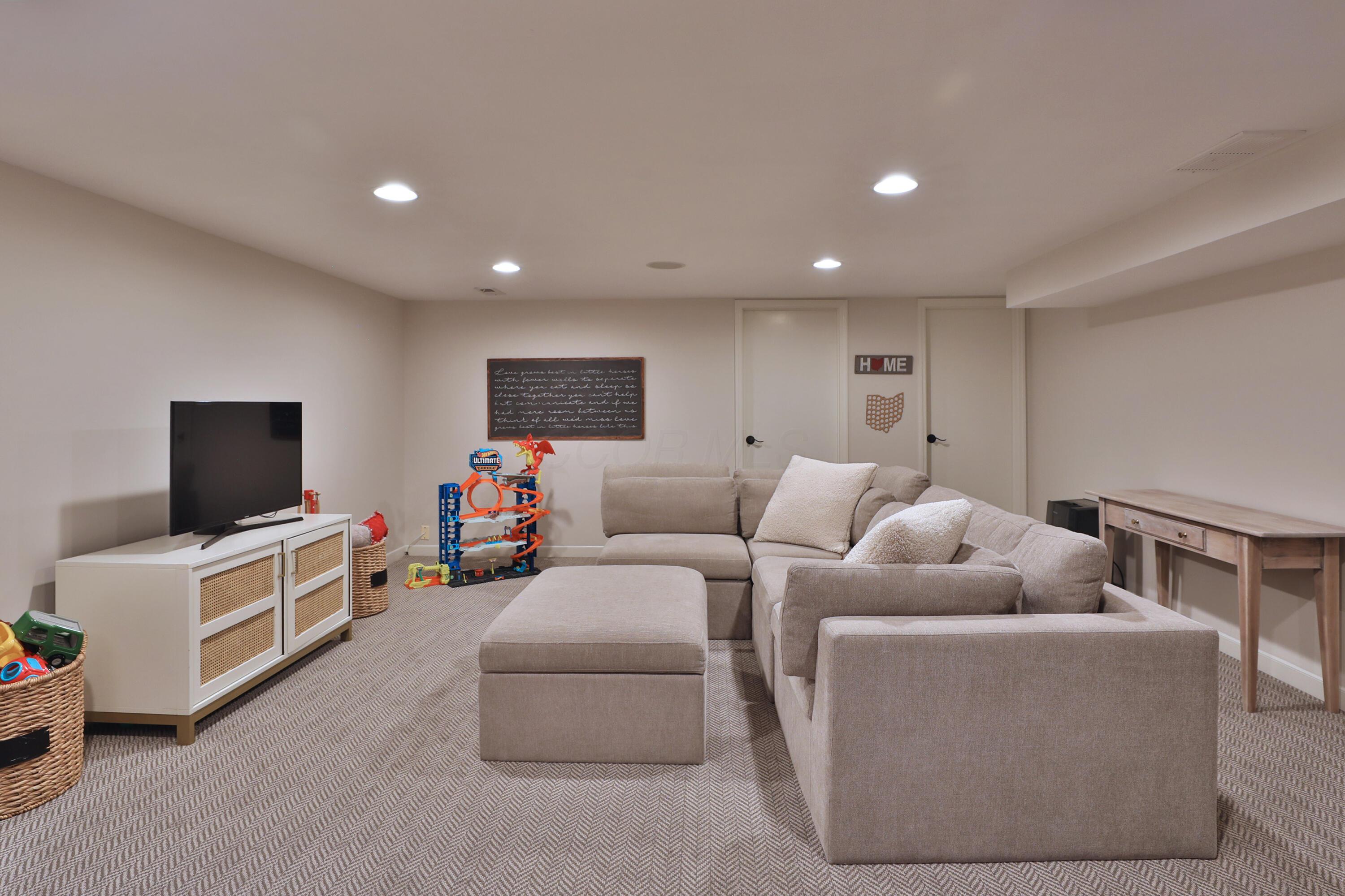 2305 Haverford Road Columbus, OH 43220 - Photo 46 of 60 2305-Haverford-46