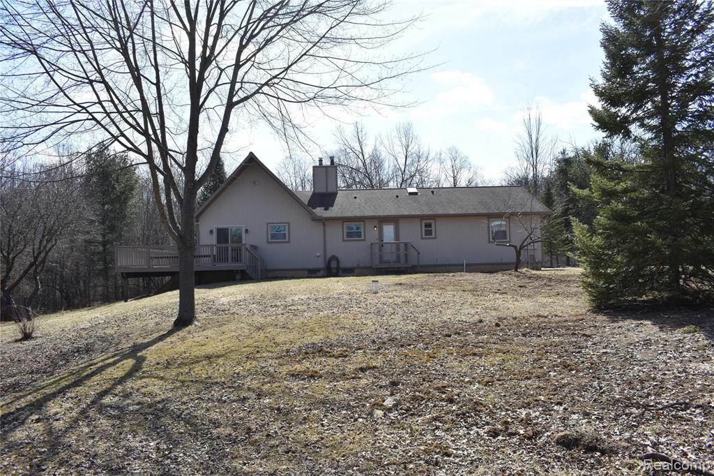 1201 Baker Road Fenton, MI 48430 - Photo 15 of 23