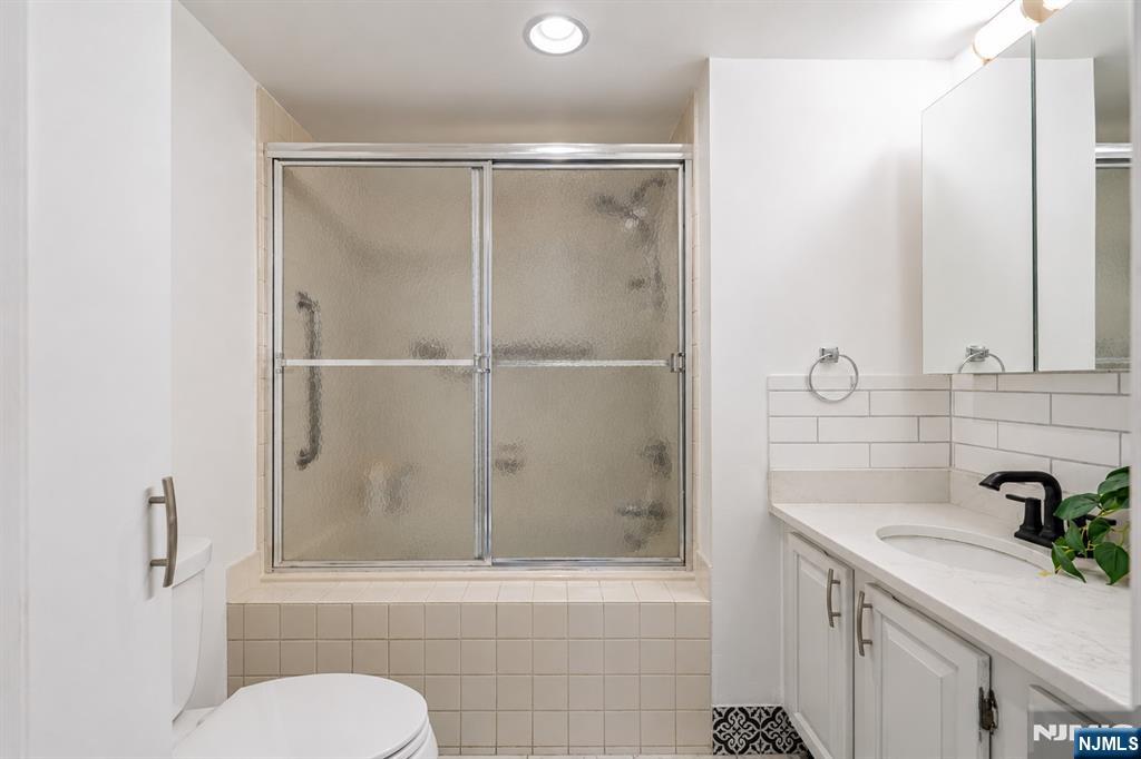 15 Boulder Run Road, Unit 148 Paterson, NJ 07501 - Photo 17 of 29