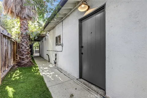 $1,244,000 | 6512 Coldwater Canyon Avenue, Valley Glen, CA 91606