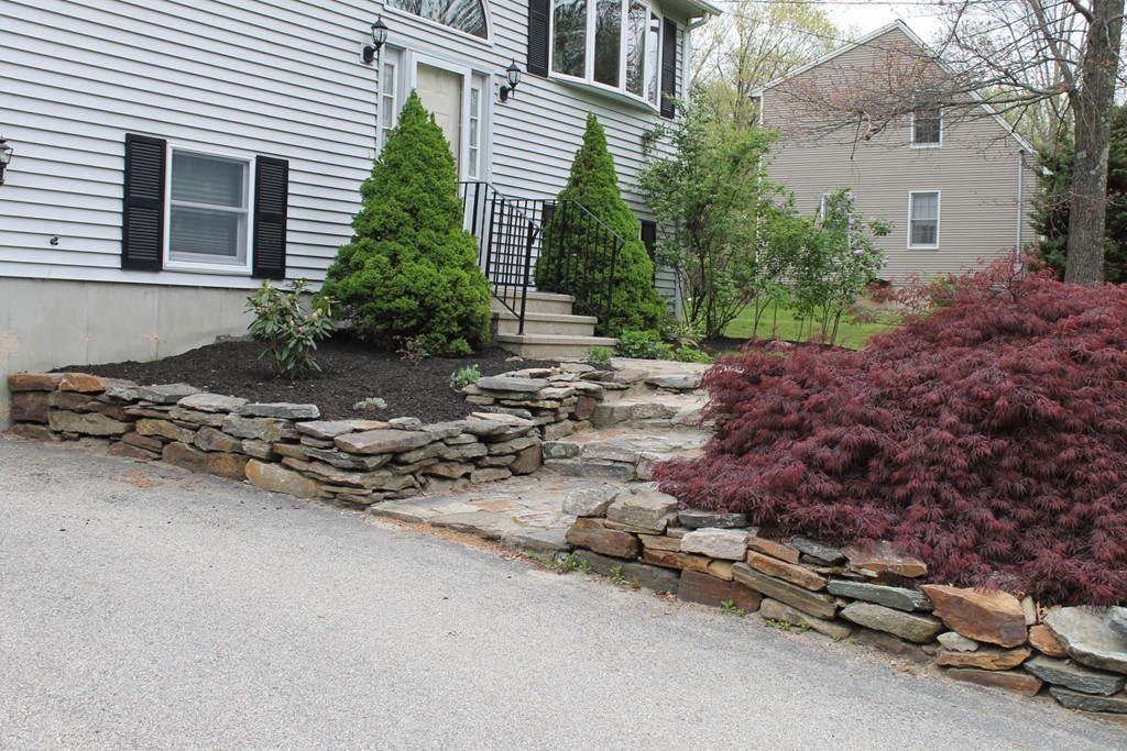 25 Corbin Road Dudley, MA 01571 - Photo 2 of 29