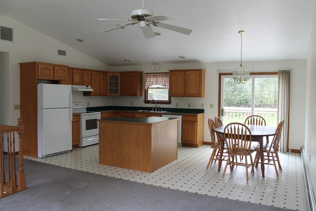25 Corbin Road Dudley, MA 01571 - Photo 4 of 29