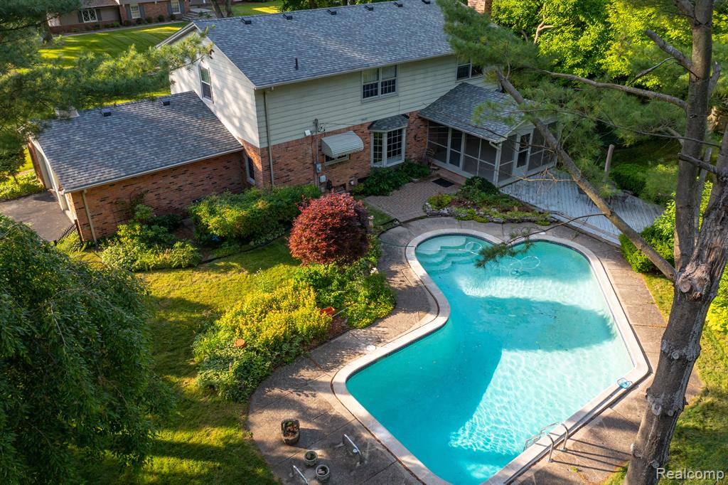 1024 Rock Spring Road Bloomfield Hills, MI 48304 - Photo 5 of 47