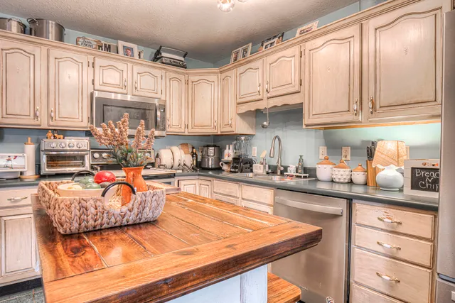 $274,900 | 631 North Peppercorn Lane, Rossville, GA 30741