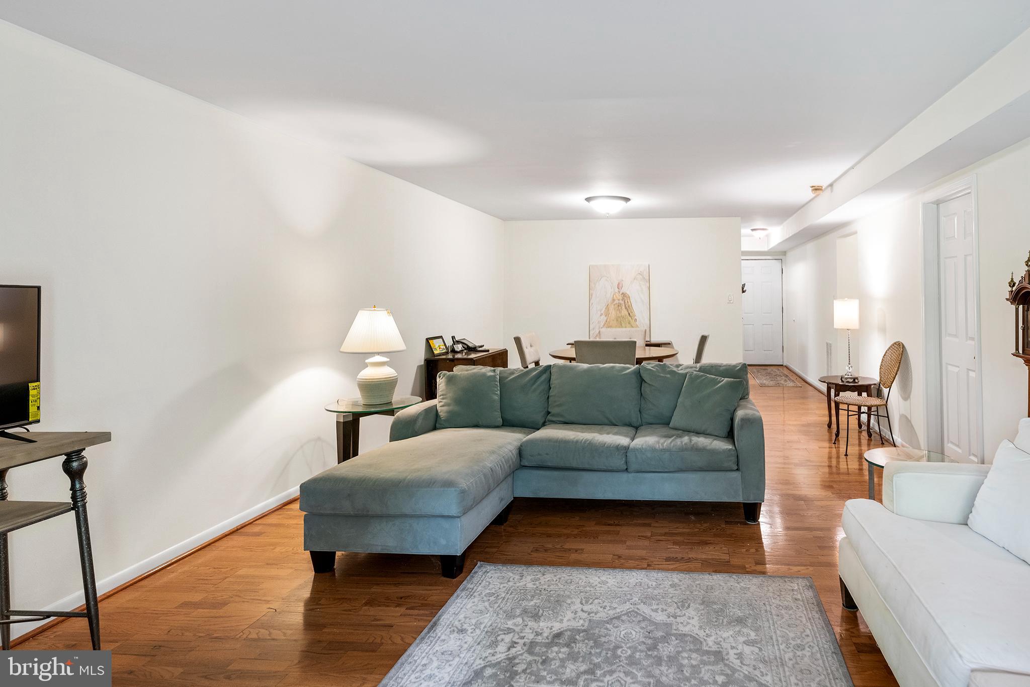 279 Valley Stream Lane Chesterbrook, PA 19087 - Photo 11 of 25 Living Area