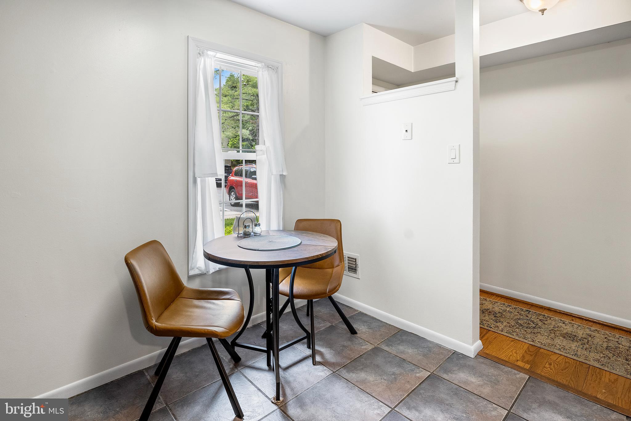 279 Valley Stream Lane Chesterbrook, PA 19087 - Photo 14 of 25 Eat In Kitchen