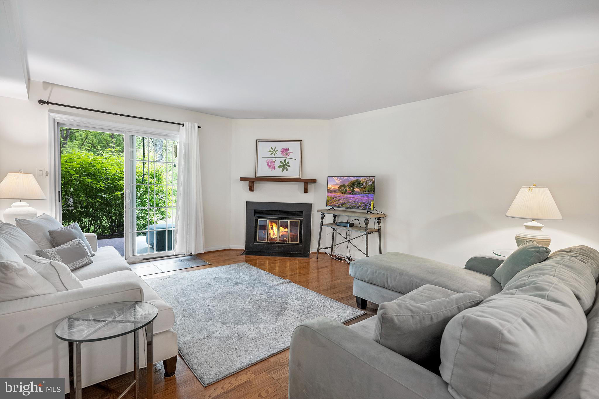 279 Valley Stream Lane Chesterbrook, PA 19087 - Photo 10 of 25 Living Area