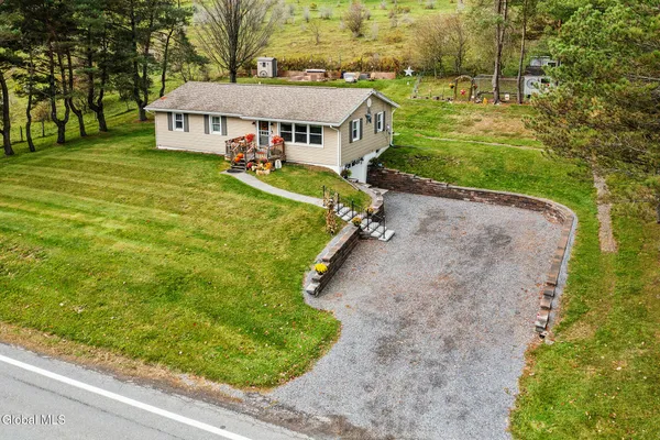 $279,500 | 64145 Highway 10, Stamford, NY 12167