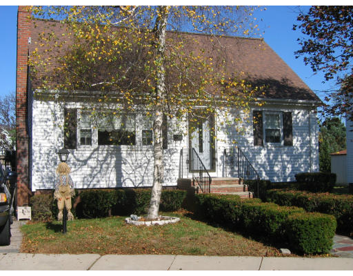 31 Pinefield Road Boston, MA 02136 - Photo 1 of 12 Gallery Image 1