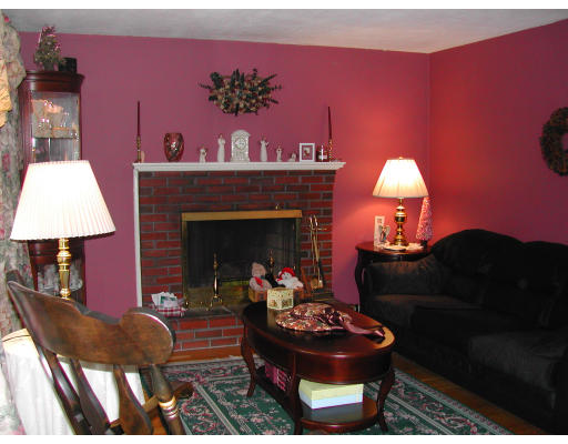 31 Pinefield Road Boston, MA 02136 - Photo 4 of 12 Gallery Image 4