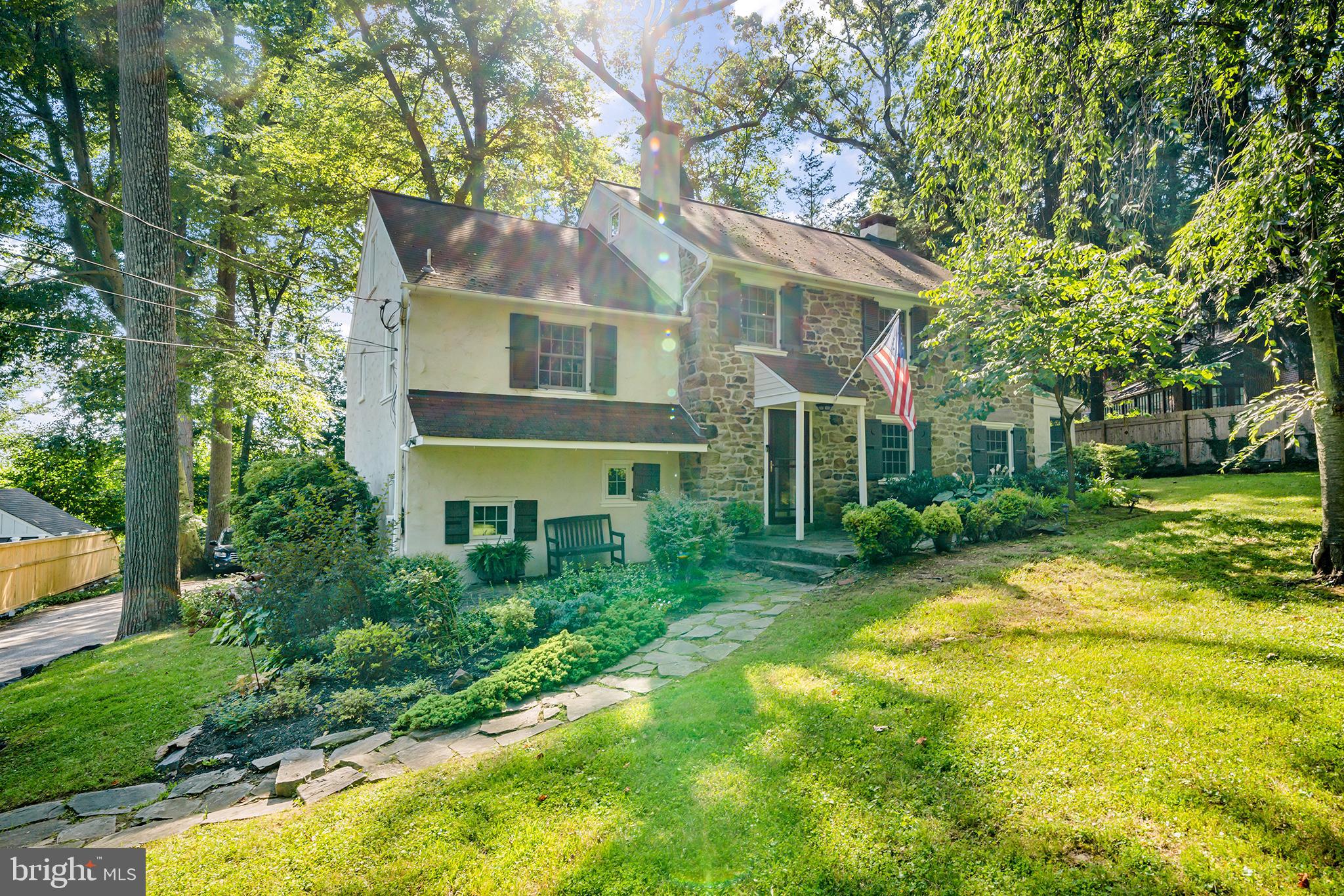 416 Radnor Road Wayne, PA 19087 - Photo 2 of 34