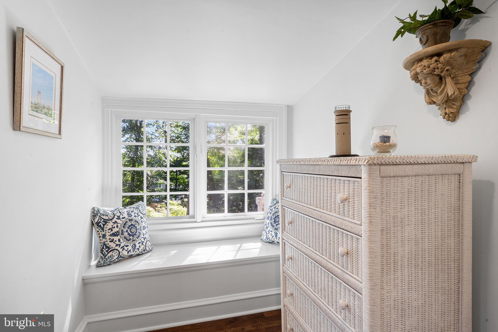 416 Radnor Road Wayne, PA 19087 - Photo 23 of 34 Window Seat