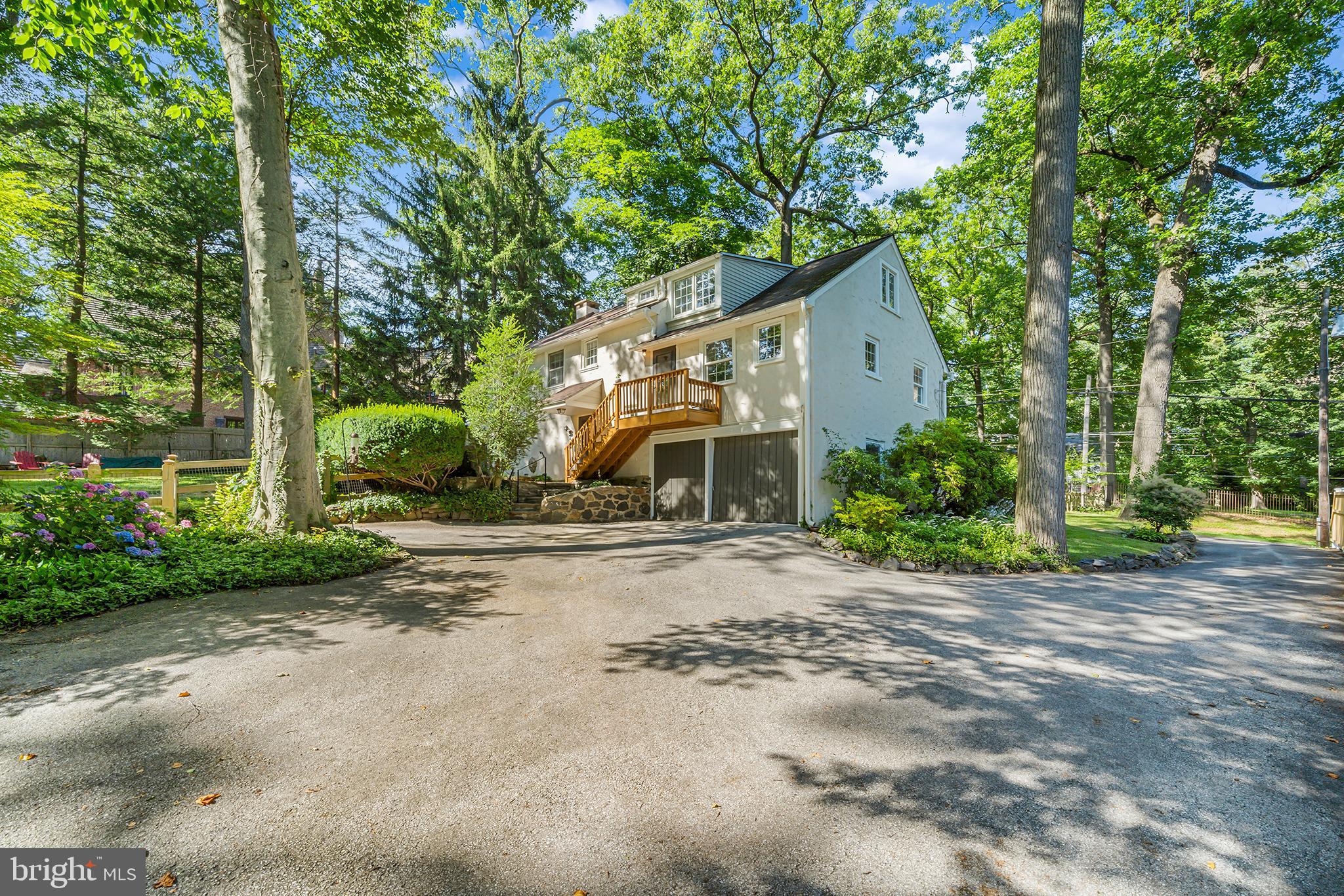 416 Radnor Road Wayne, PA 19087 - Photo 31 of 34 Driveway