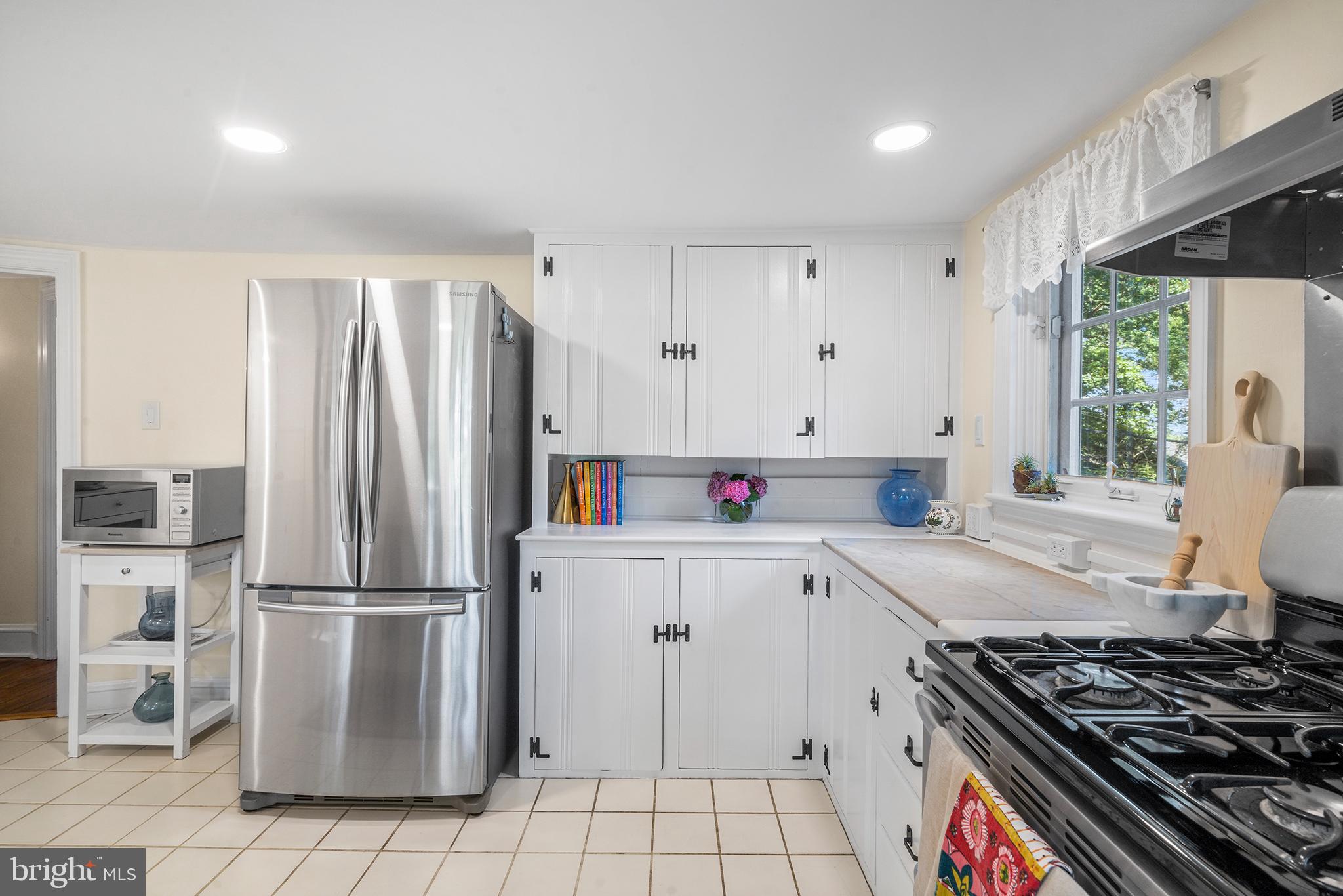 416 Radnor Road Wayne, PA 19087 - Photo 10 of 34 Kitchen