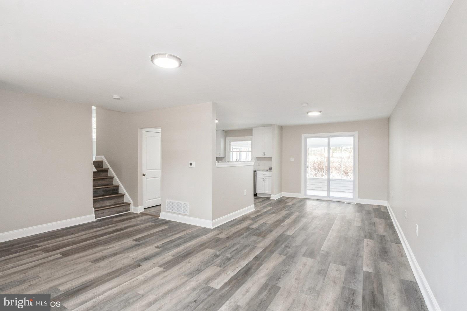 210 Cornwall Drive Chalfont, PA 18914 - Photo 3 of 33