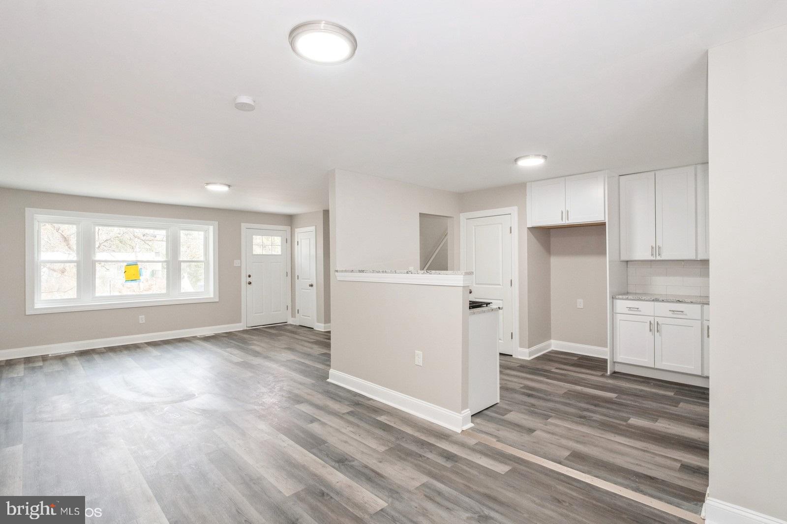 210 Cornwall Drive Chalfont, PA 18914 - Photo 4 of 33