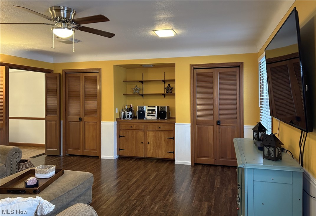 1748 Sunview Road Lyndhurst, OH 44124 - Photo 9 of 41
