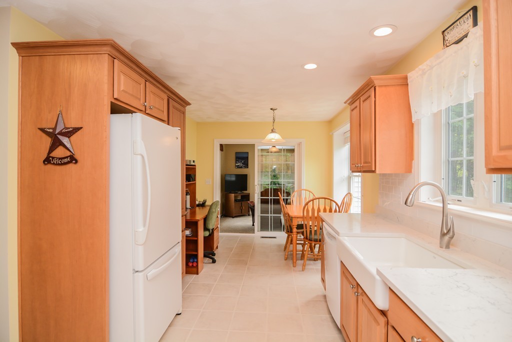15 Hadleigh Road, Unit 15 Windham, NH 03087 - Photo 12 of 30