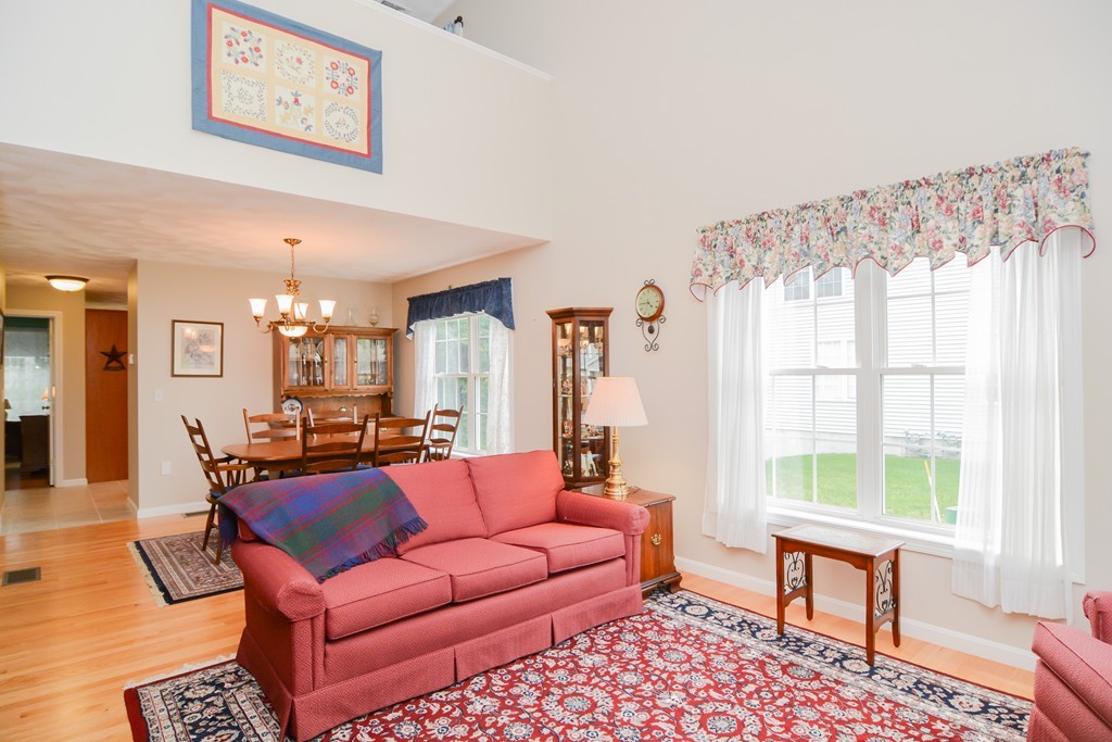 15 Hadleigh Road, Unit 15 Windham, NH 03087 - Photo 2 of 30