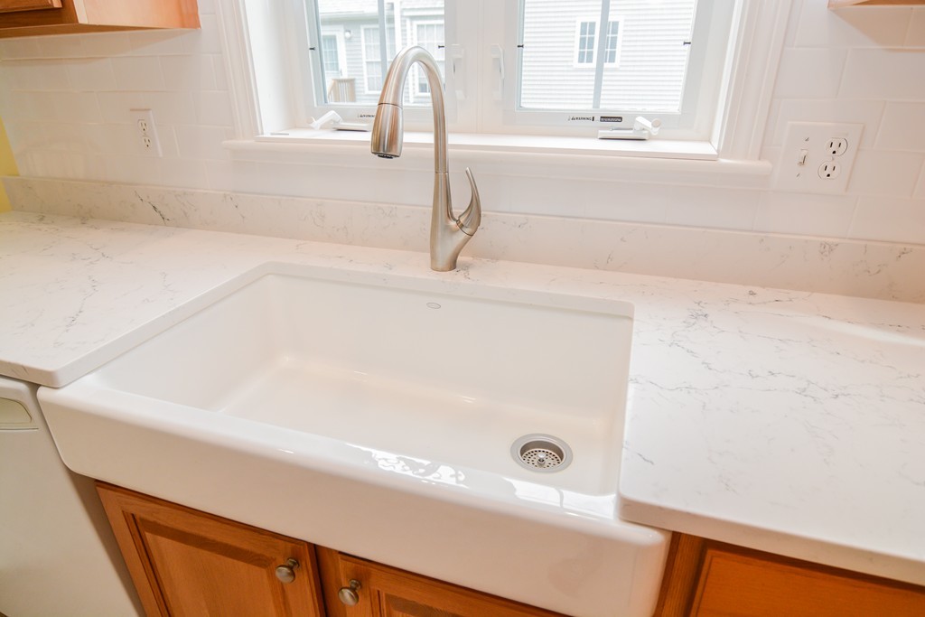 15 Hadleigh Road, Unit 15 Windham, NH 03087 - Photo 7 of 30