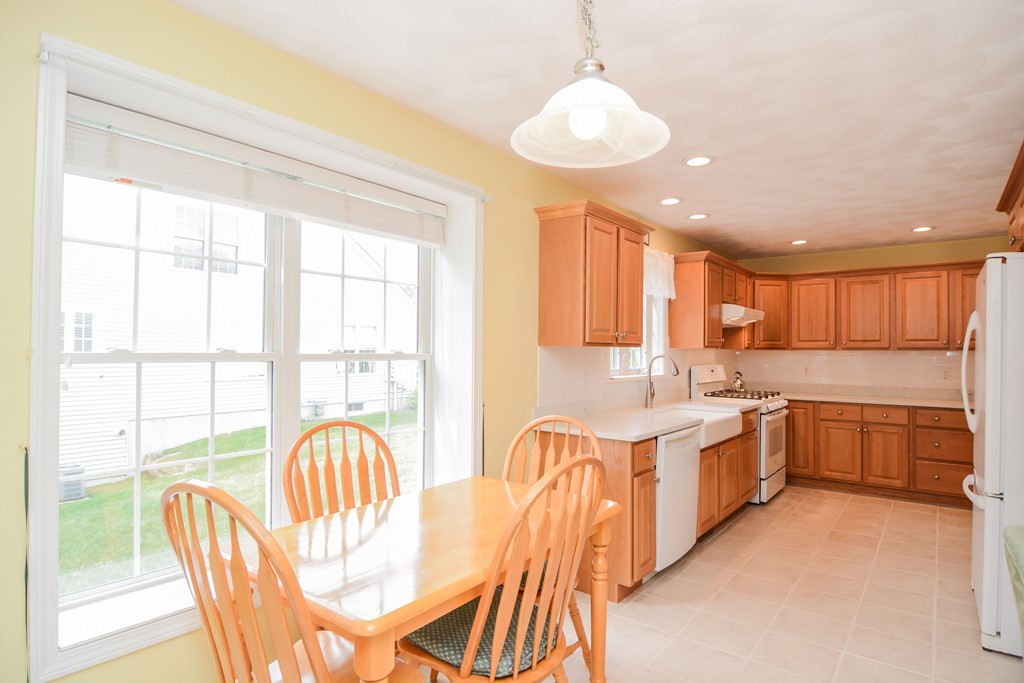 15 Hadleigh Road, Unit 15 Windham, NH 03087 - Photo 9 of 30