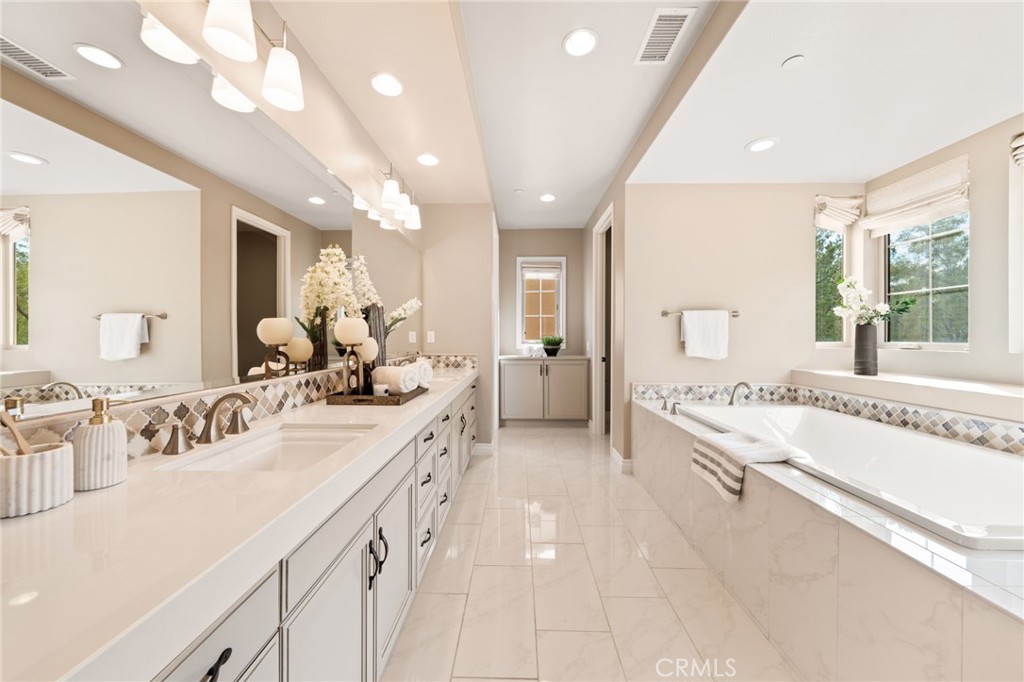 46 Shadybend Irvine, CA 92602 - Photo 19 of 41