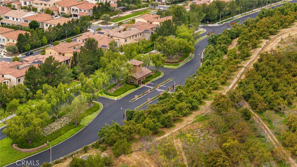 46 Shadybend Irvine, CA 92602 - Photo 37 of 41 Community Gate