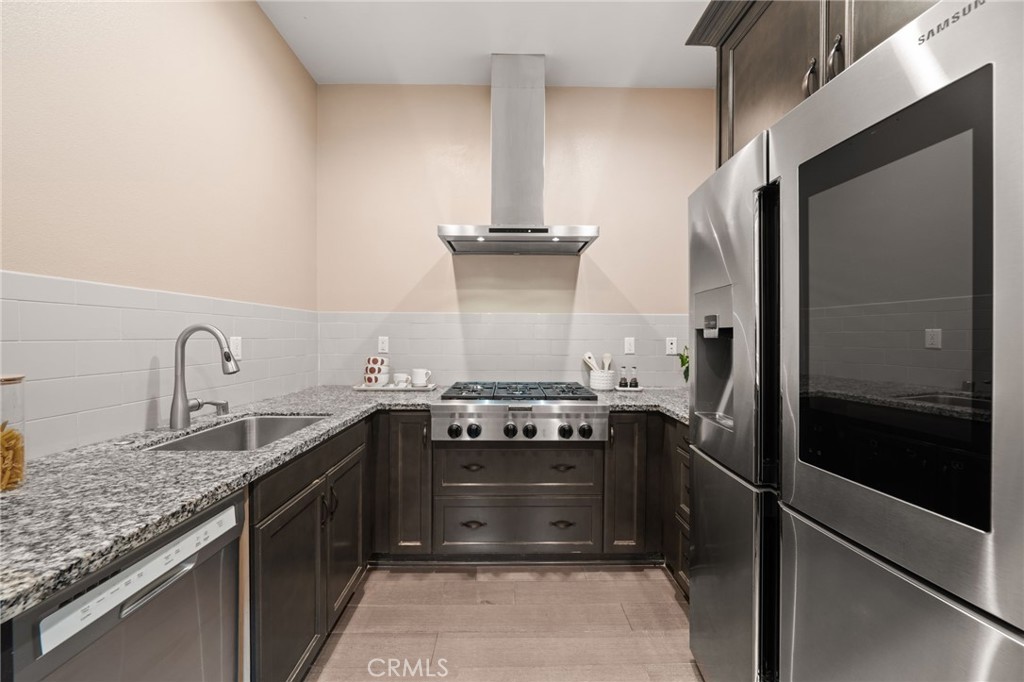 46 Shadybend Irvine, CA 92602 - Photo 7 of 41