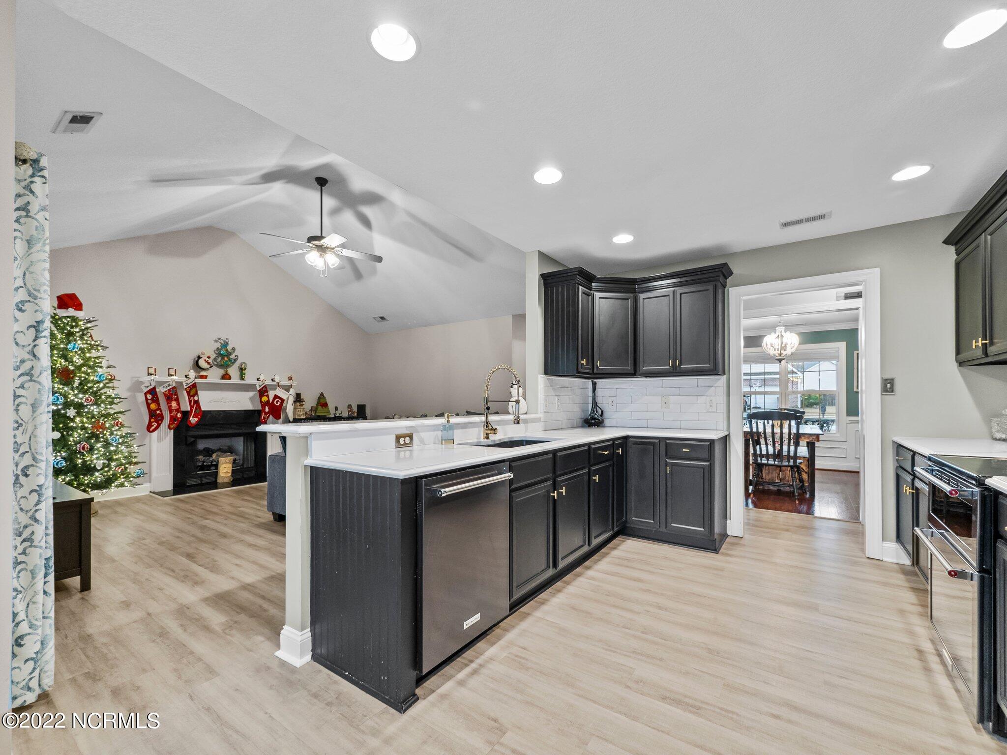 216 Emerald Ridge Road Jacksonville, NC 28546 - Photo 21 of 53 30-web-or-mls-PC160041