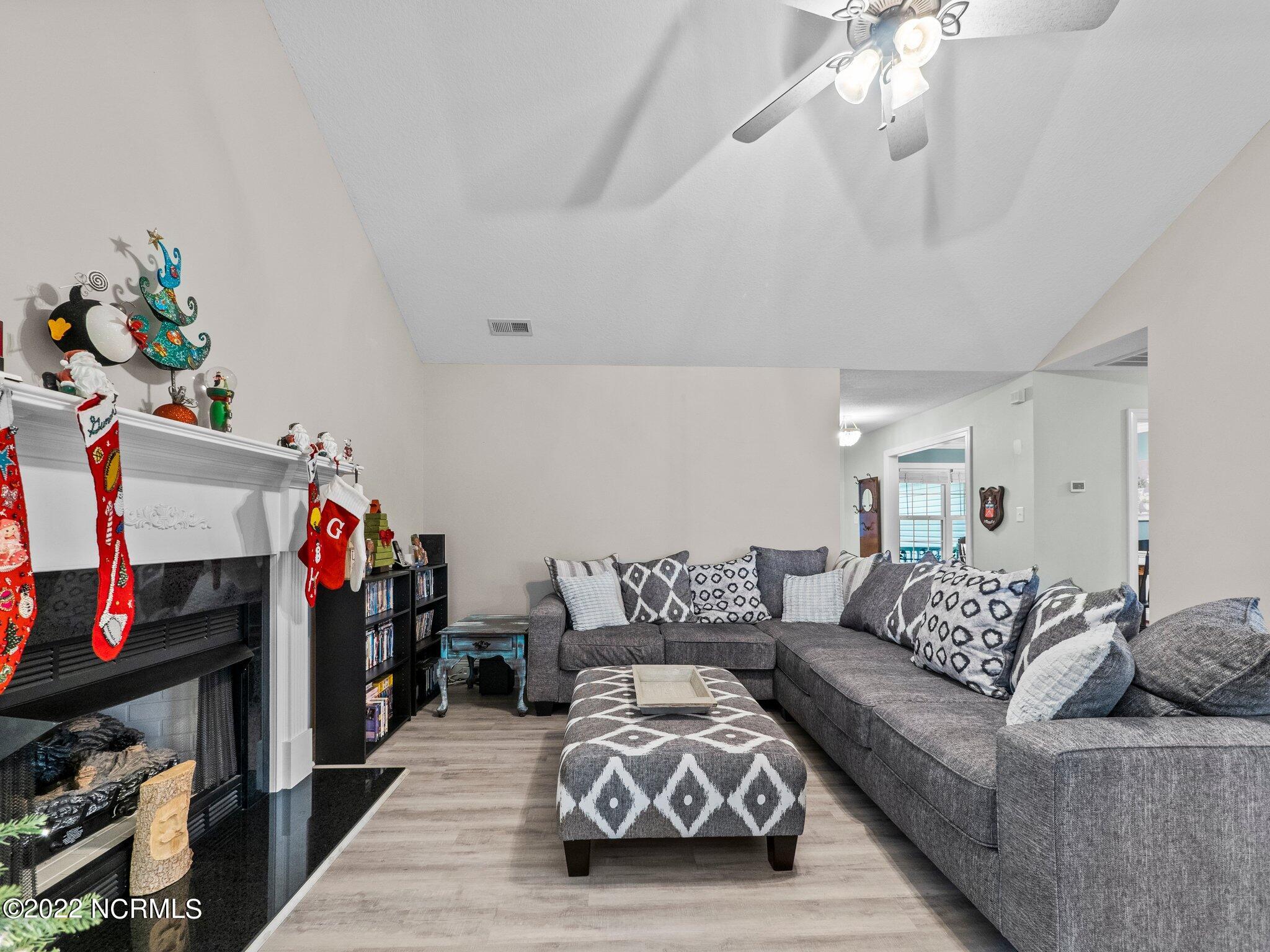 216 Emerald Ridge Road Jacksonville, NC 28546 - Photo 23 of 53 32-web-or-mls-PC160051