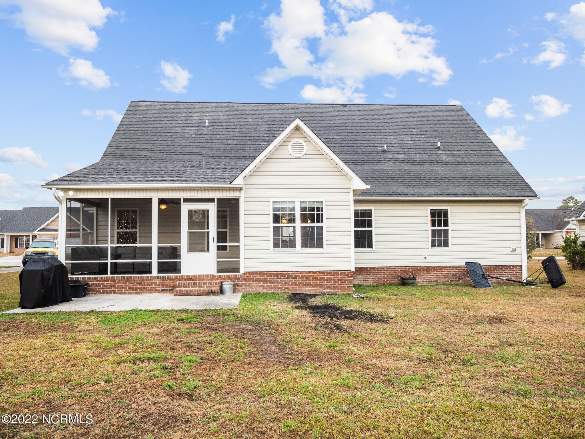 216 Emerald Ridge Road Jacksonville, NC 28546 - Photo 8 of 53 8-web-or-mls-07