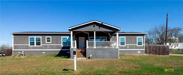 $315,000 | 2201 North Henry Street, Cuero, TX 77954