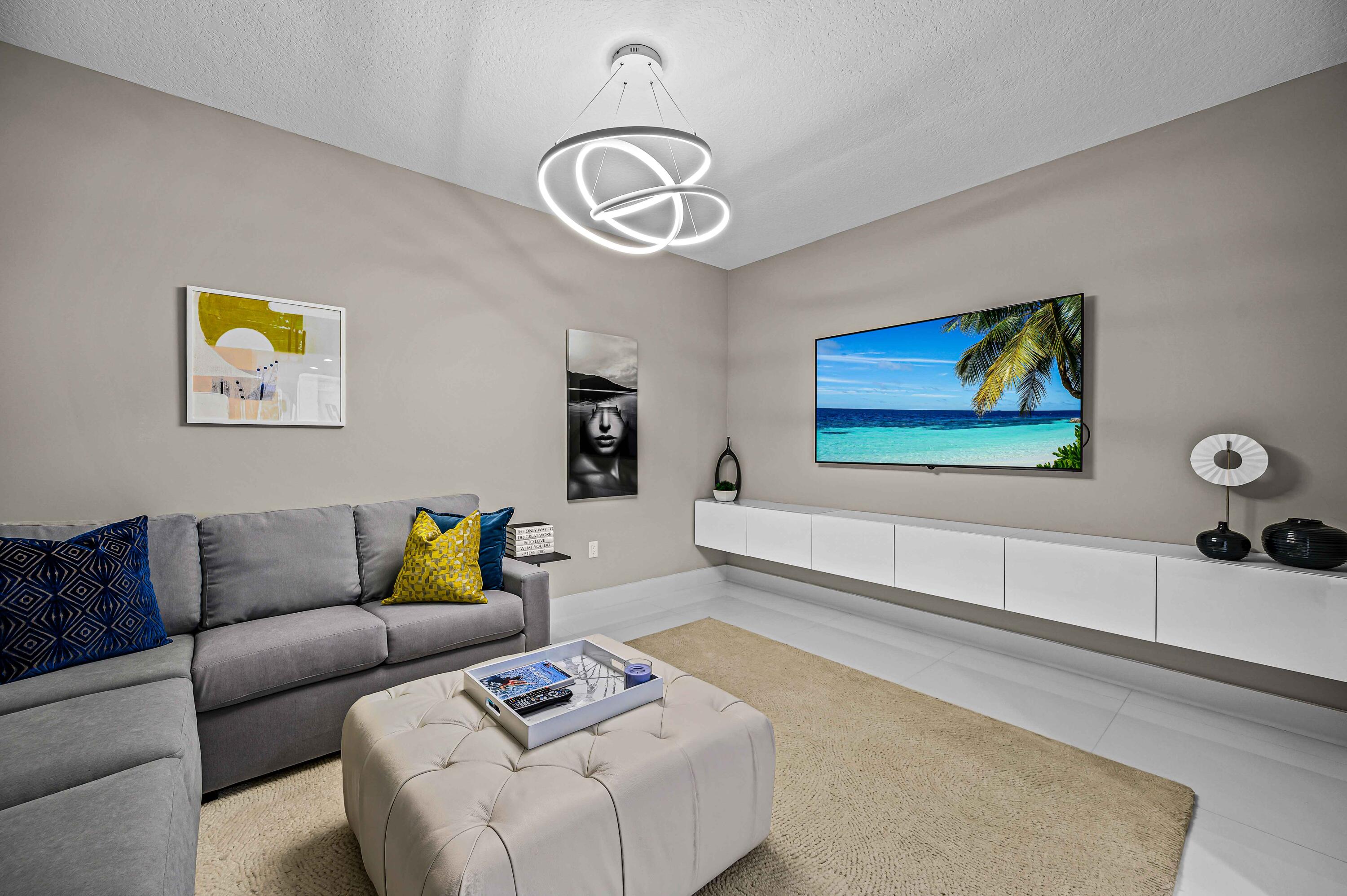 200 East Palmetto Park Road, Unit PH2 Boca Raton, FL 33432 - Photo 11 of 66 Den/Family Room