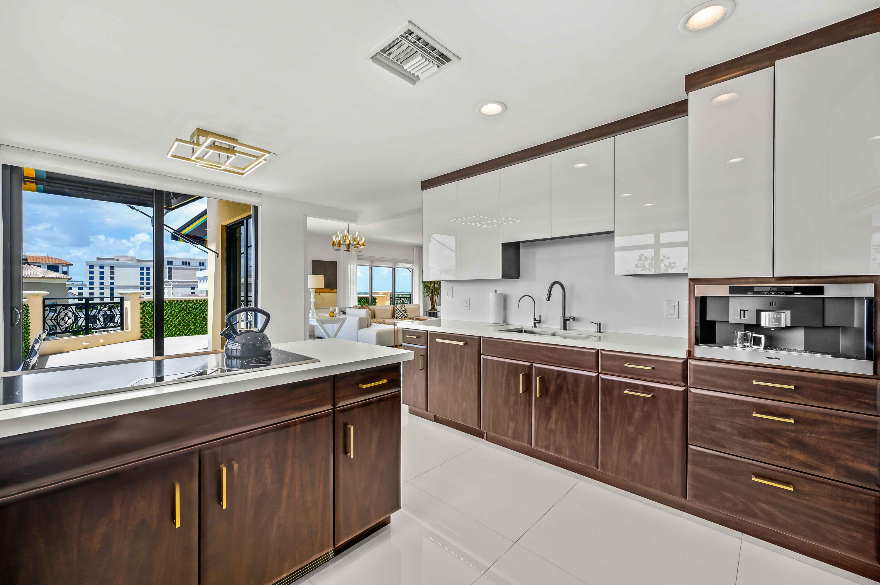 200 East Palmetto Park Road, Unit PH2 Boca Raton, FL 33432 - Photo 25 of 66 Kitchen
