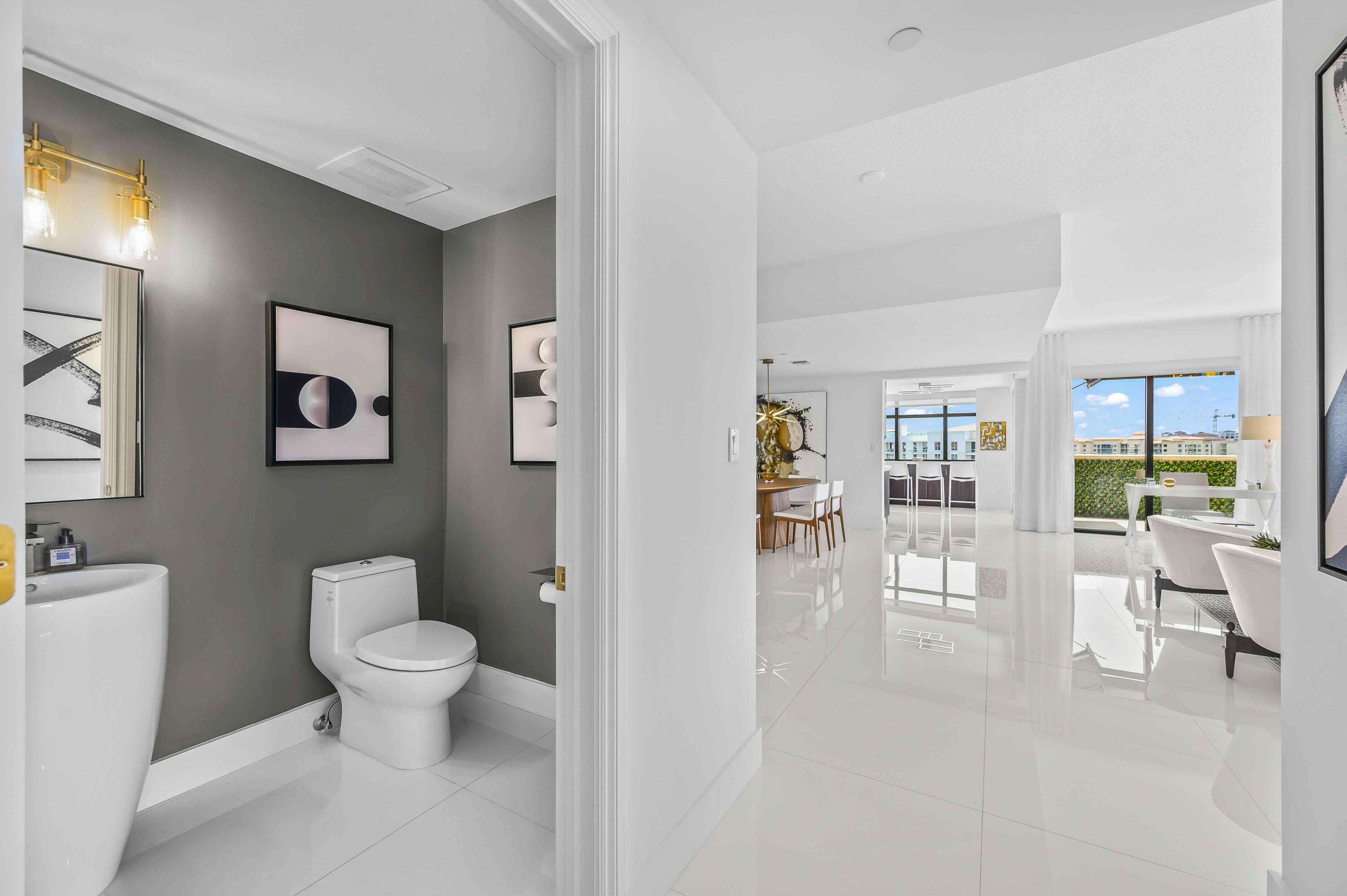 200 East Palmetto Park Road, Unit PH2 Boca Raton, FL 33432 - Photo 34 of 66 Hallway to Powder Room