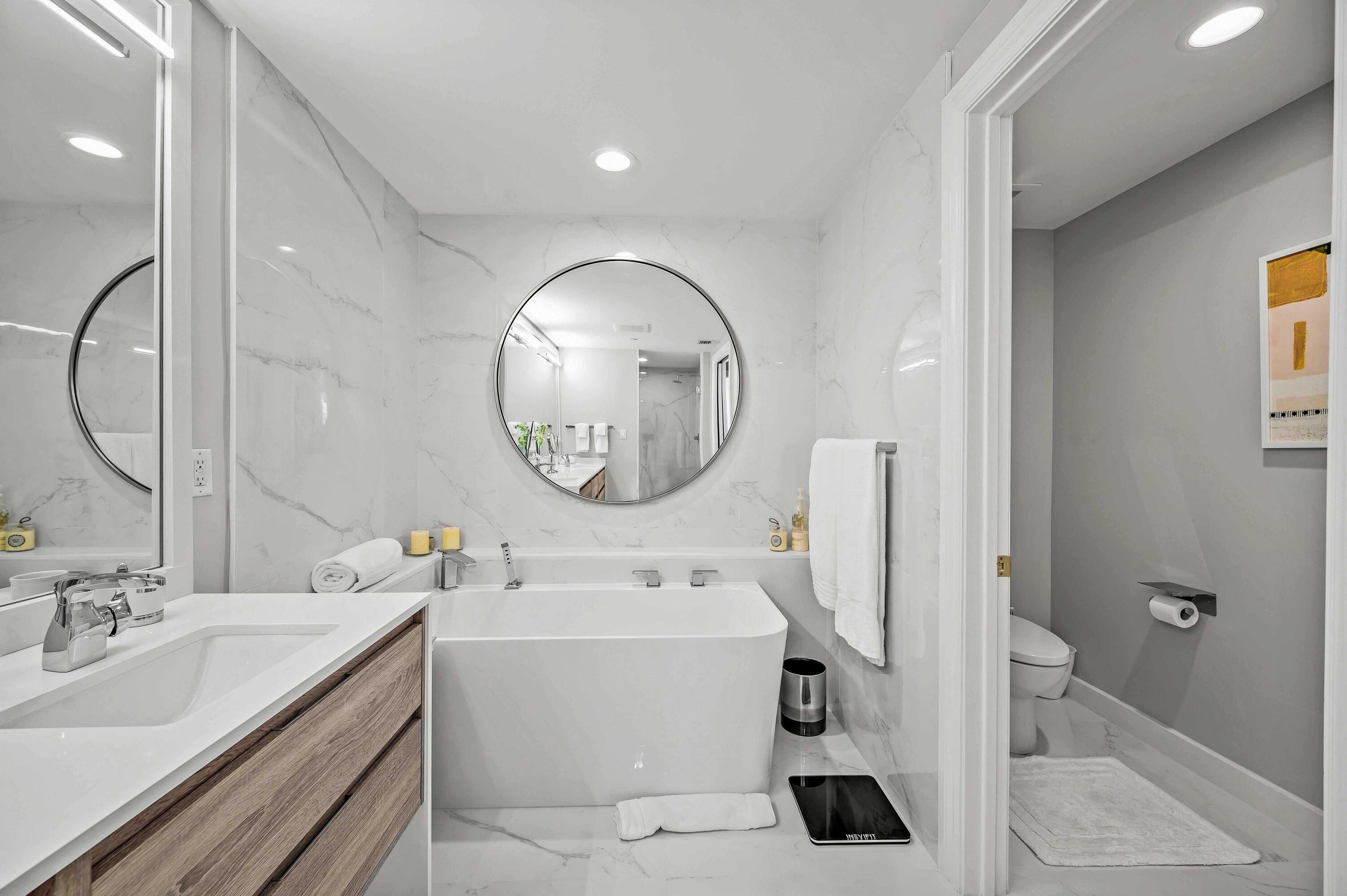 200 East Palmetto Park Road, Unit PH2 Boca Raton, FL 33432 - Photo 55 of 66 Master Soaking Tub