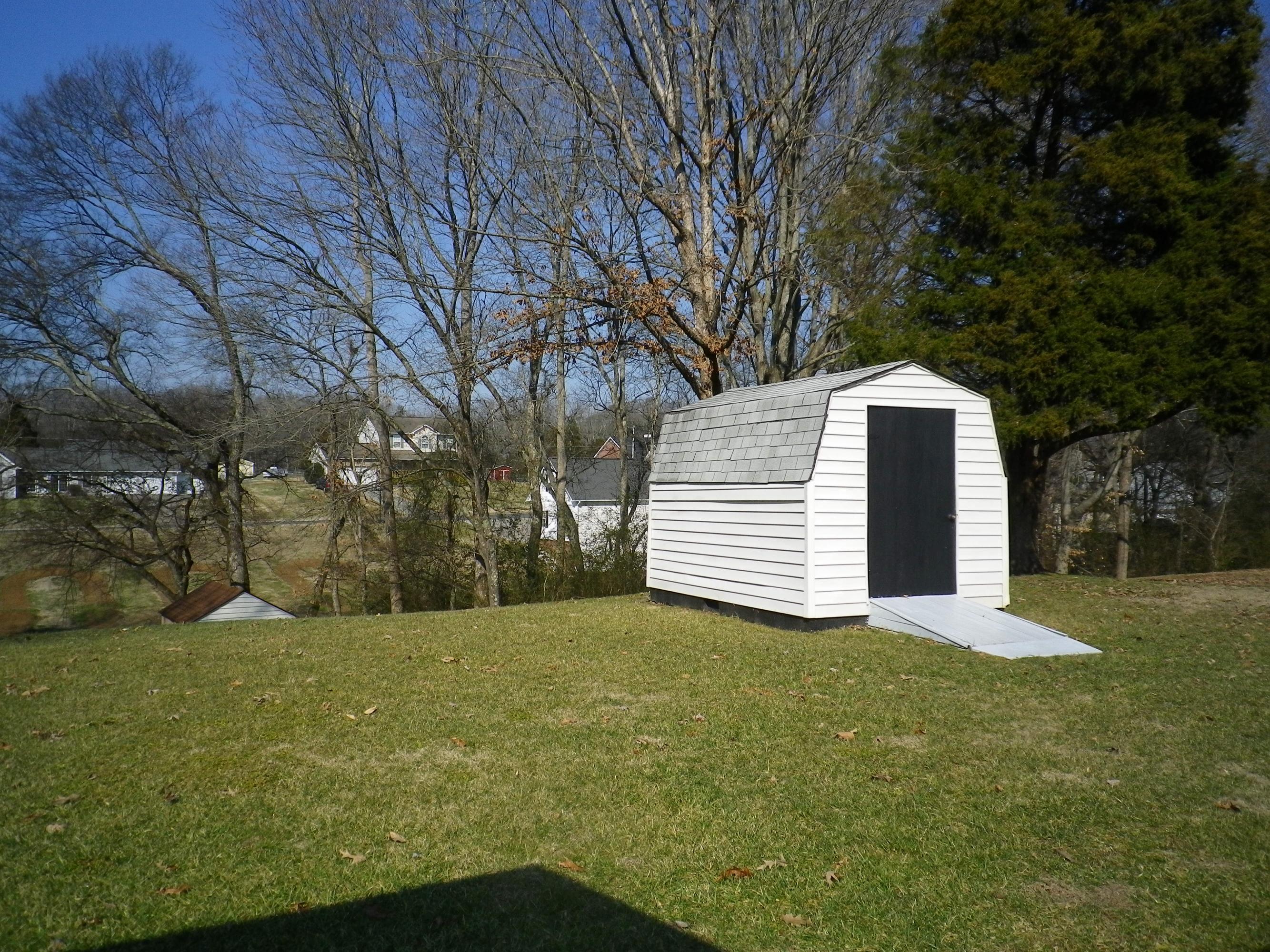 219 North Apache Road Clinton, TN 37716 - Photo 19 of 19 IMGP3595