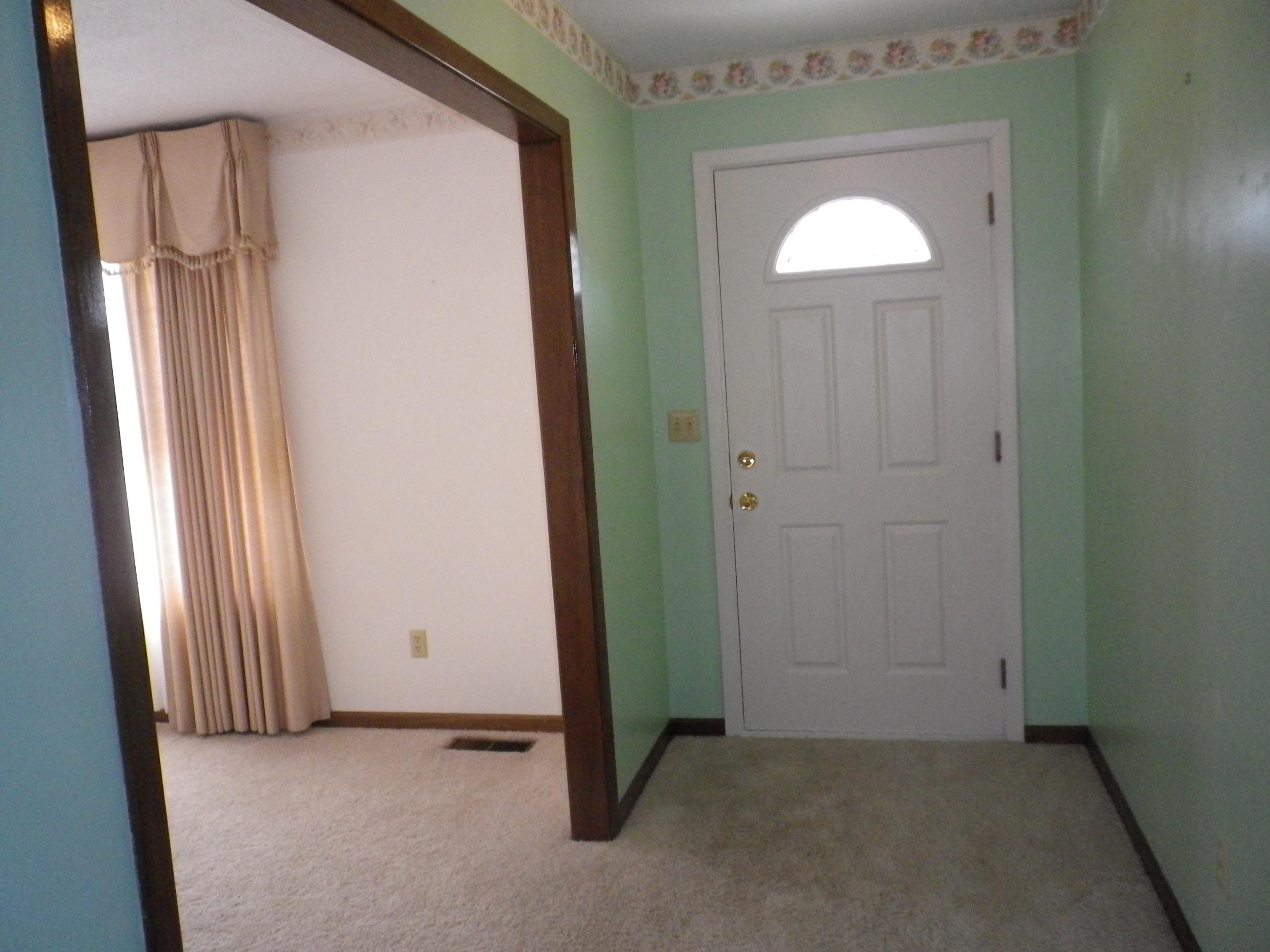 219 North Apache Road Clinton, TN 37716 - Photo 4 of 19 IMGP3581