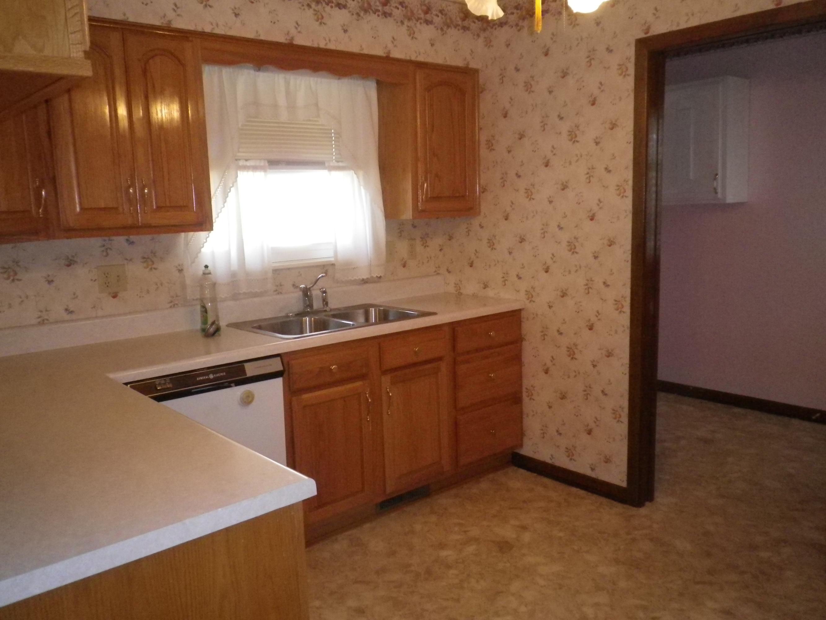 219 North Apache Road Clinton, TN 37716 - Photo 7 of 19 IMGP3583