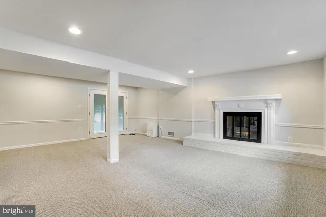 $4,000 | 9821 Hampton Lane, Fairfax, VA 22030