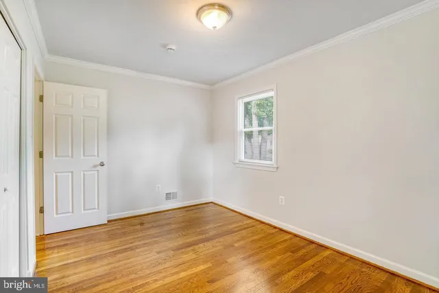 $4,000 | 9821 Hampton Lane, Fairfax, VA 22030