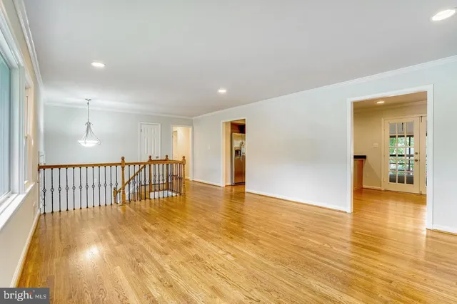 $4,000 | 9821 Hampton Lane, Fairfax, VA 22030