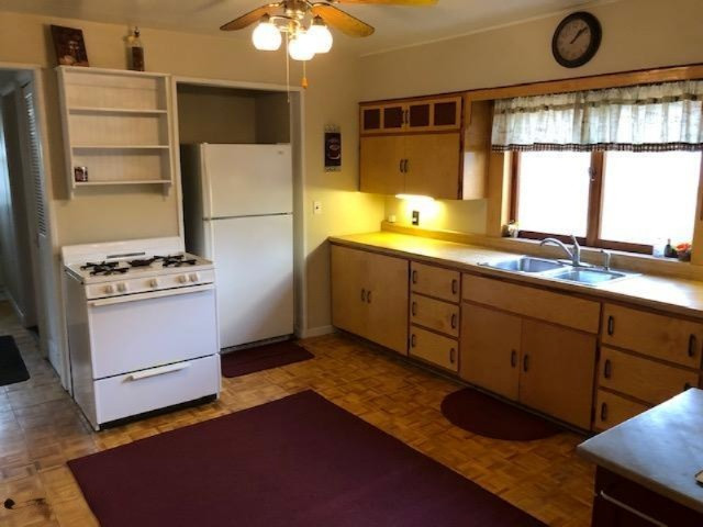 3560 Hall Road Muskegon, MI 49442 - Photo 3 of 19 IMG_3421