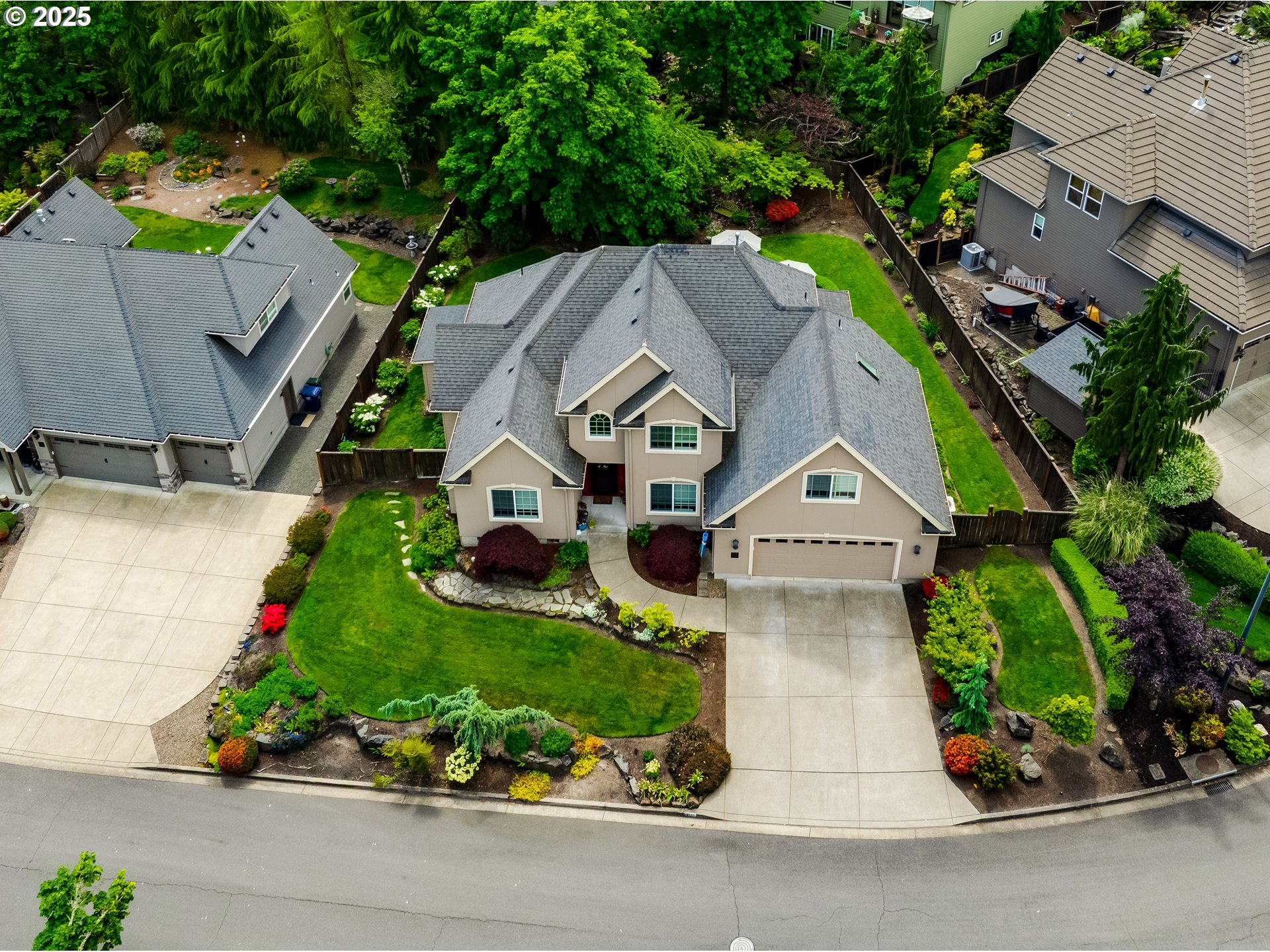 6111 Fernhill Loop Springfield, OR 97478 - Photo 5 of 48 an aerial view of a house