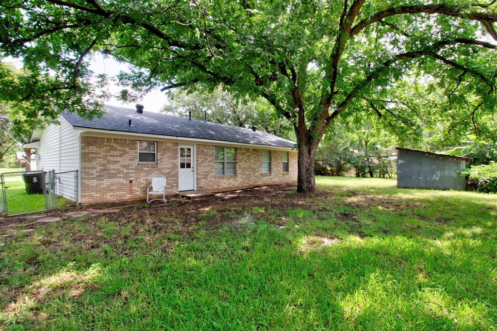 327 West McKinney Street Pilot Point, TX 76258 - Photo 21 of 29