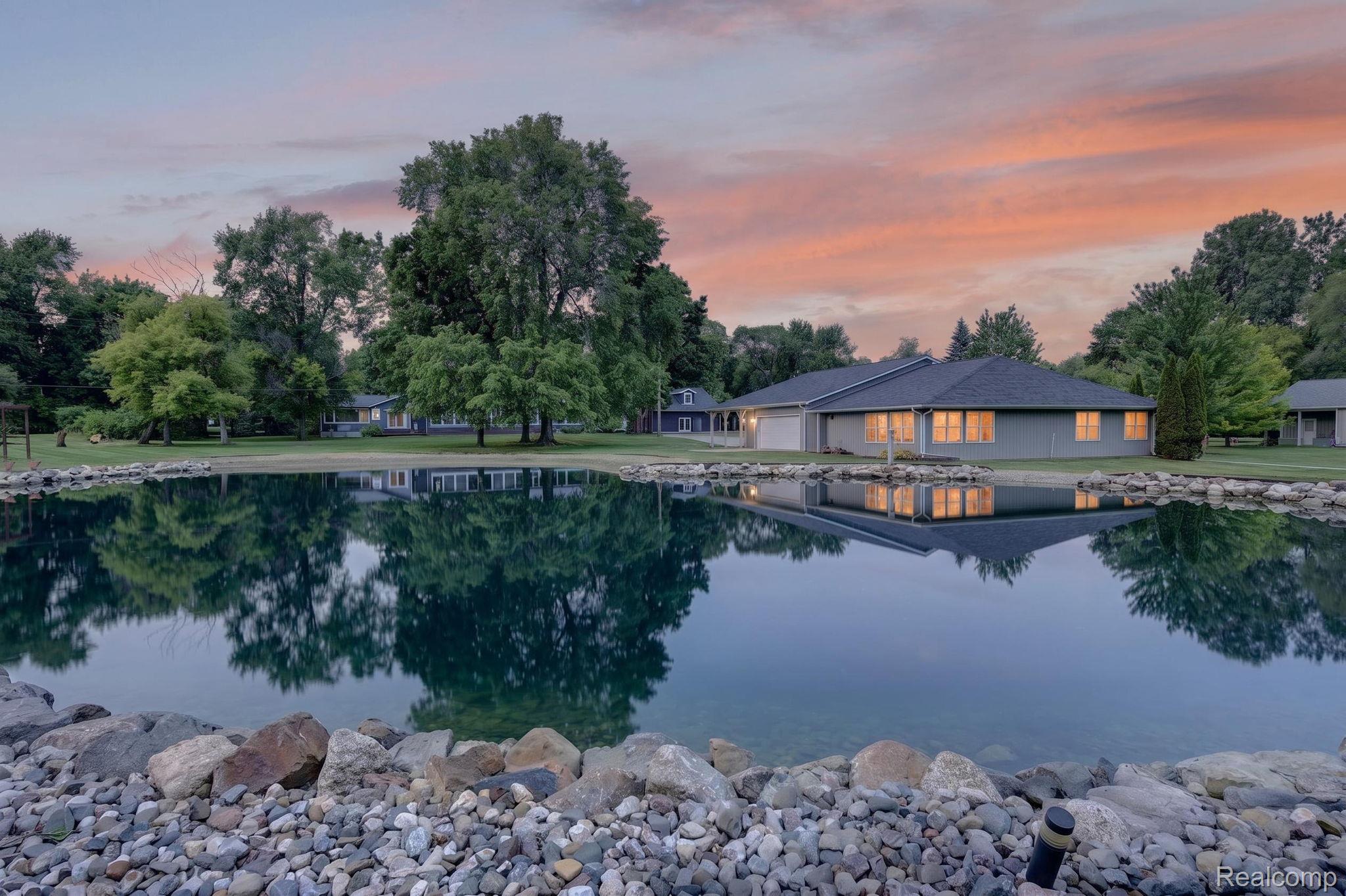 9353 Hill Road Swartz Creek, MI 48473 - Photo 5 of 98 102-web-or-mls-DSC_2016#twilight.jpg