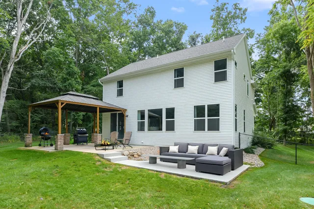 $579,900 | 10321 East C Avenue, Richland, MI 49083